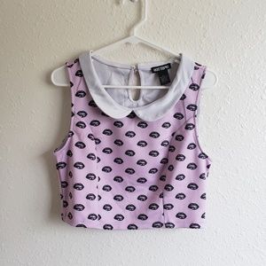 PINK LIPS PETER PAN CROP TOP